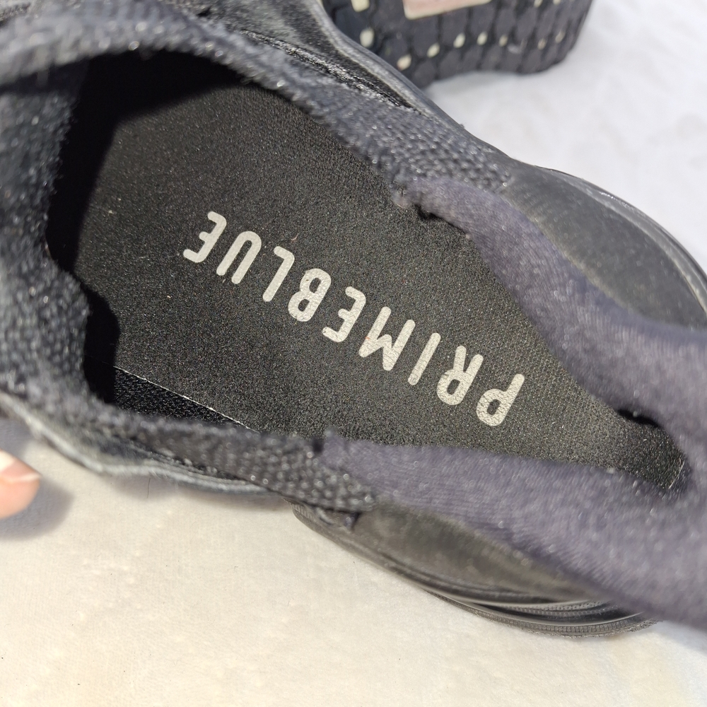 Women's Adidas Ultraboost 20 Running Shoes. Size: 7 - Picture 8 of 15